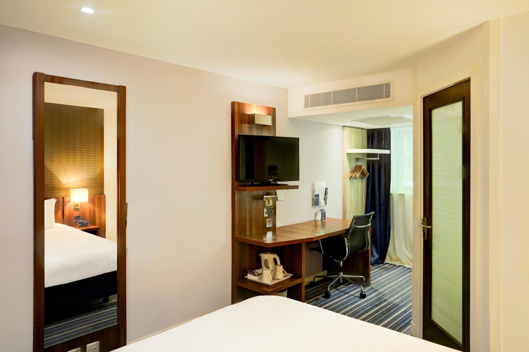 Belvilla Crewe City Centre Hotel Lifestyle Екстер'єр фото