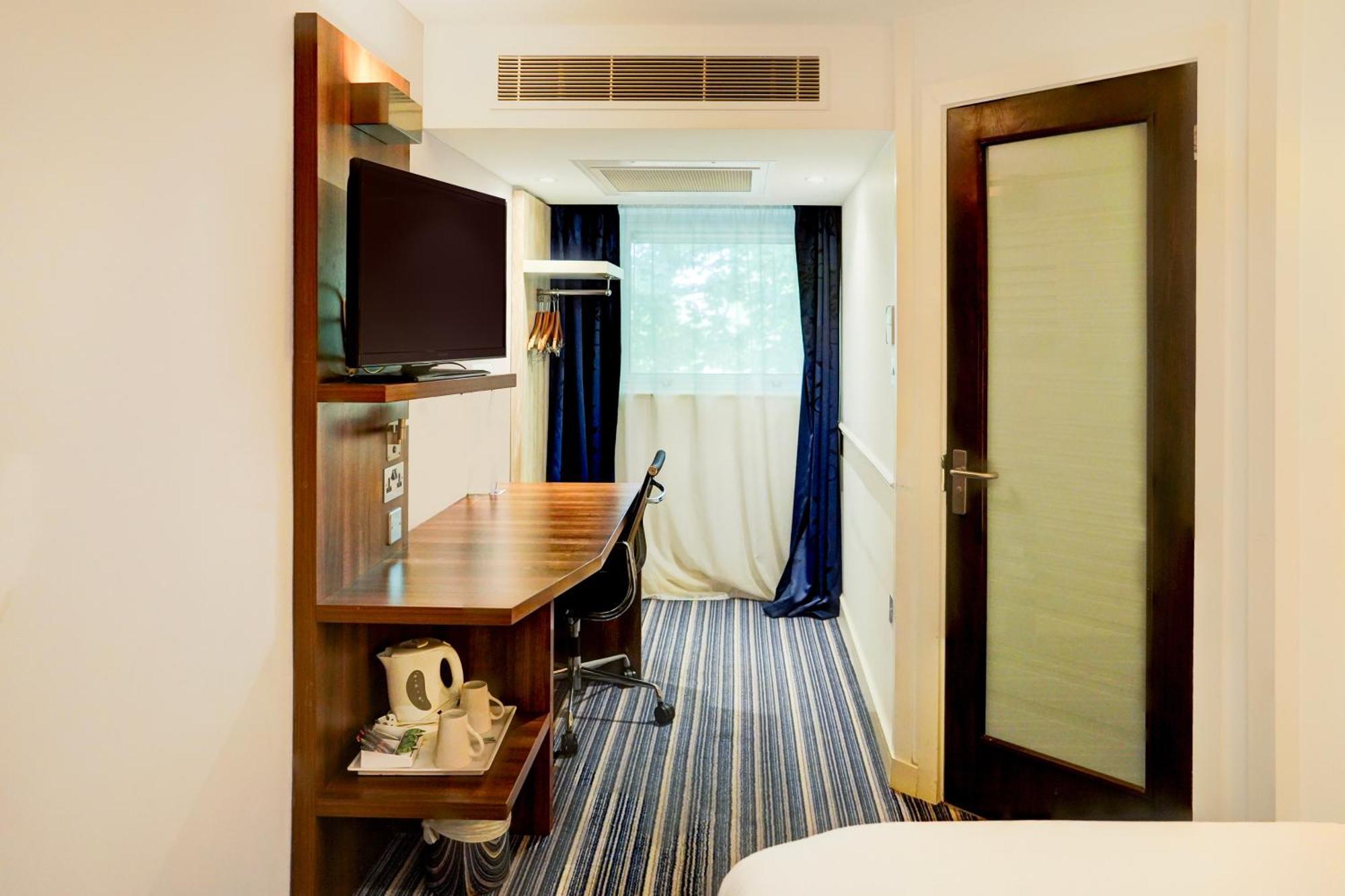 Belvilla Crewe City Centre Hotel Lifestyle Екстер'єр фото