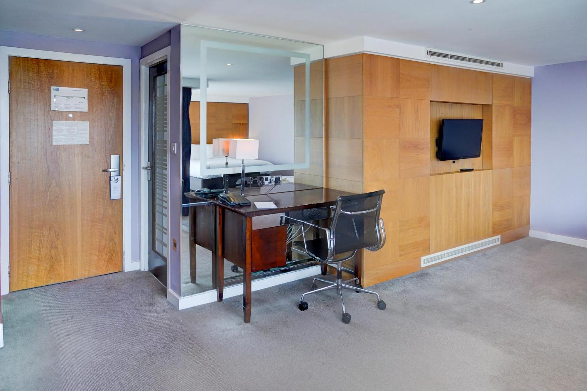 Belvilla Crewe City Centre Hotel Lifestyle Екстер'єр фото