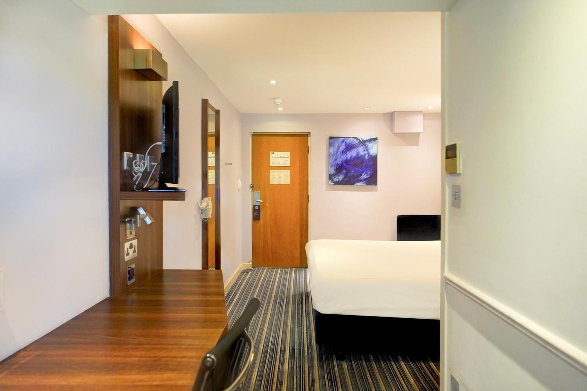 Belvilla Crewe City Centre Hotel Lifestyle Екстер'єр фото