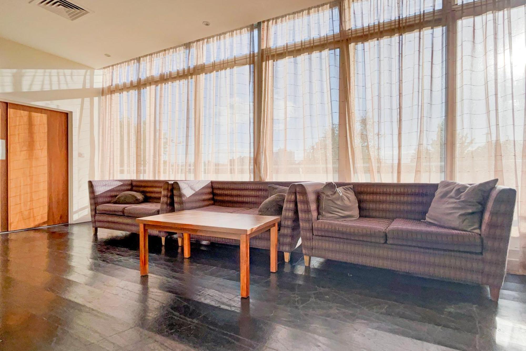 Belvilla Crewe City Centre Hotel Lifestyle Екстер'єр фото
