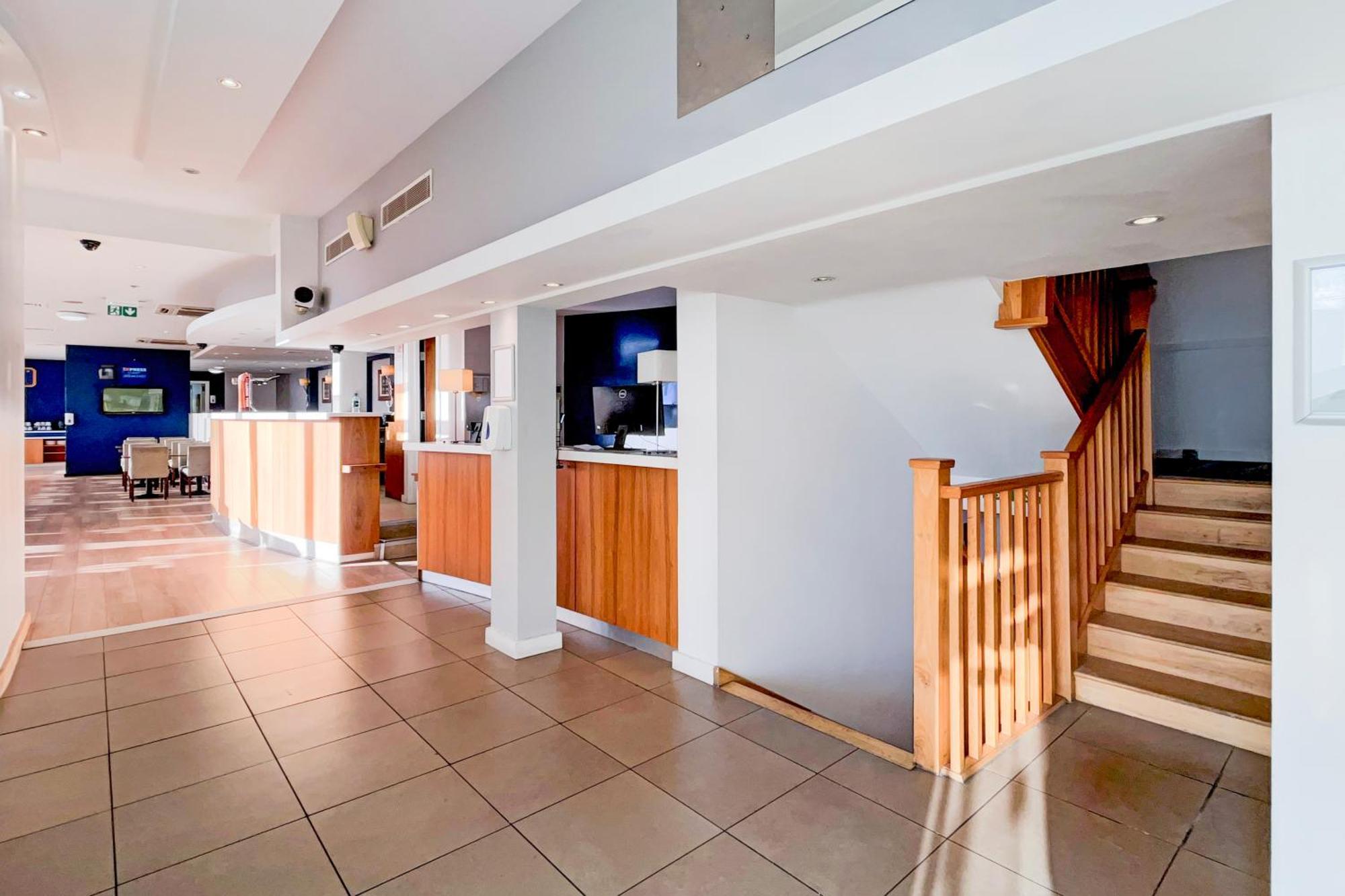 Belvilla Crewe City Centre Hotel Lifestyle Екстер'єр фото