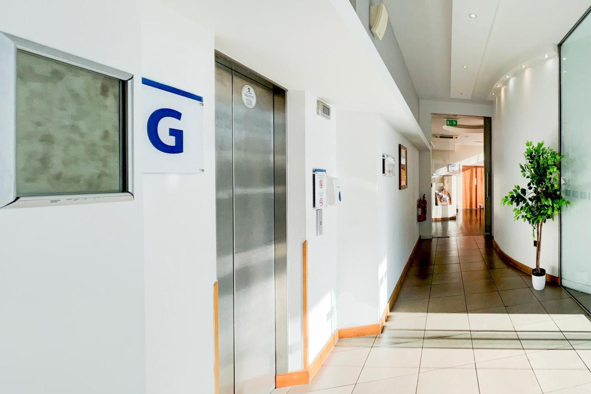 Belvilla Crewe City Centre Hotel Lifestyle Екстер'єр фото