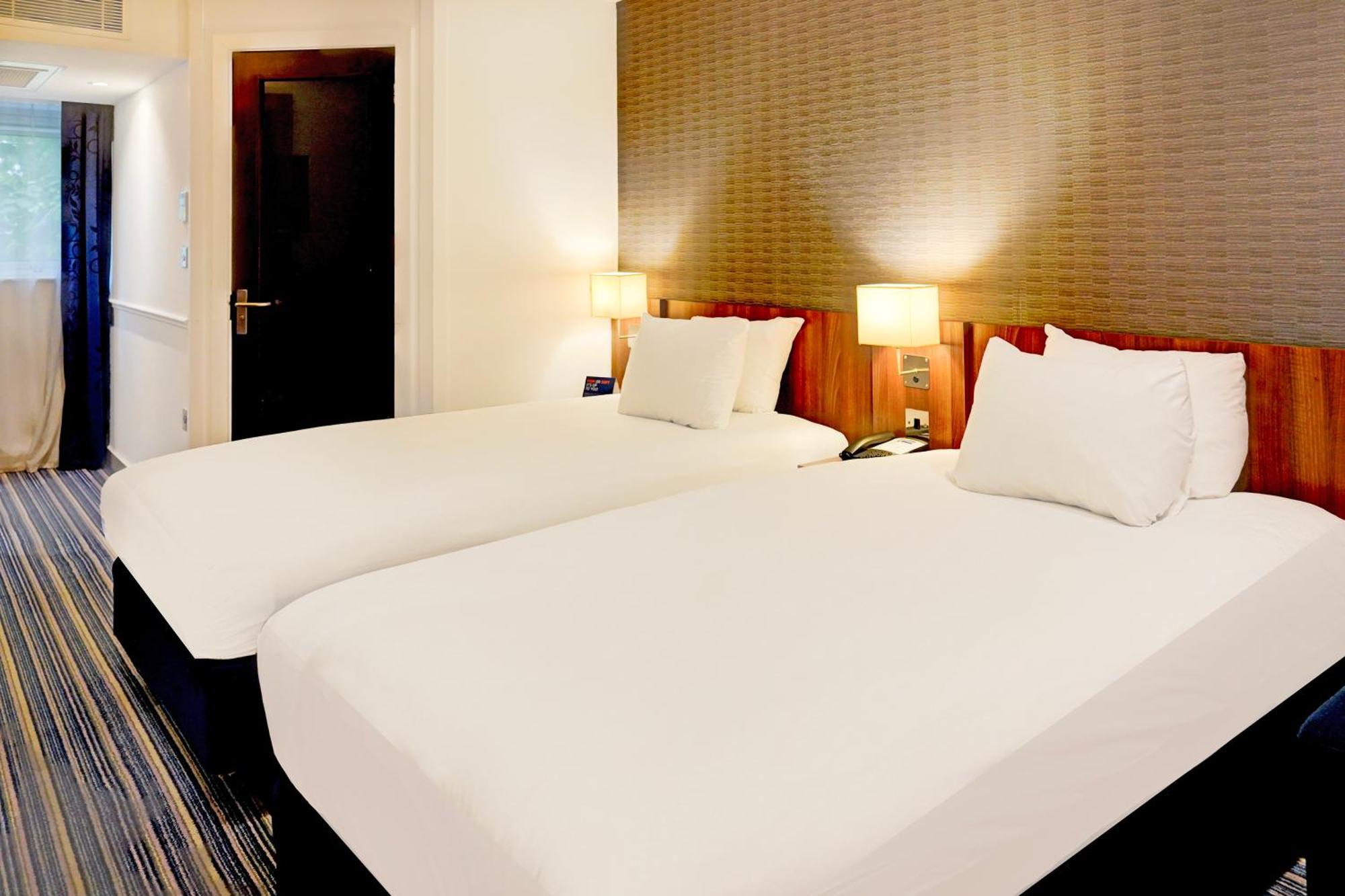 Belvilla Crewe City Centre Hotel Lifestyle Екстер'єр фото