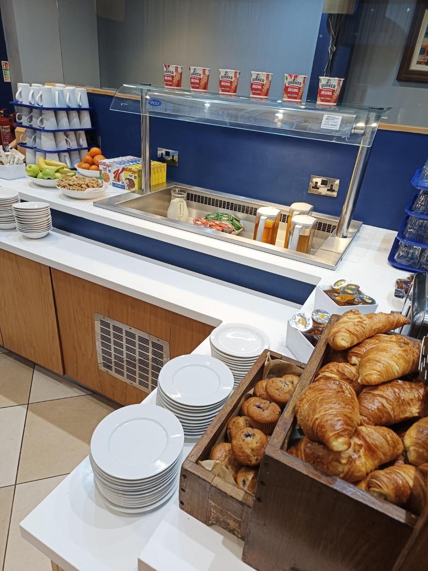 Belvilla Crewe City Centre Hotel Lifestyle Екстер'єр фото